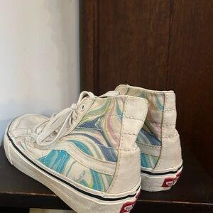 Vans Womans High-Top Sneakers - White and Multicolor